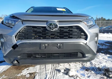 2020 Toyota Rav4 Xle z USA, uszkodzony, nr VIN JTMP1RFVXLD061291
